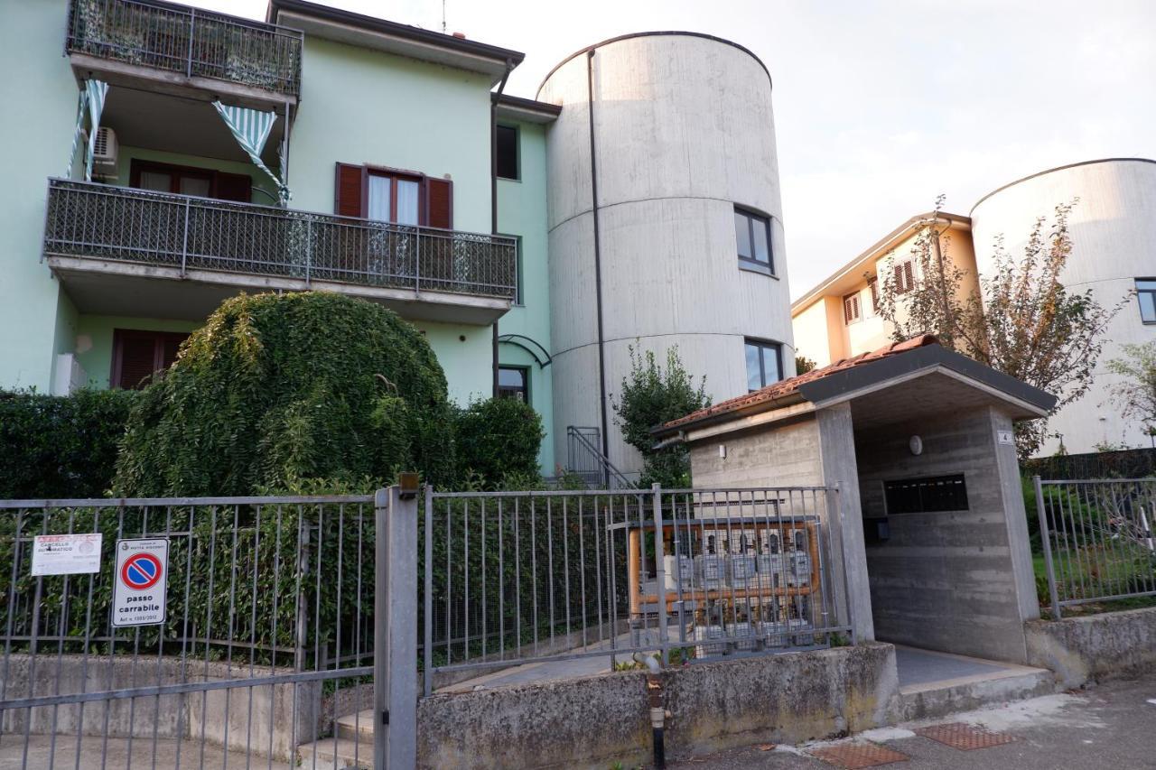 Latte E Menta Bed & Breakfast Motta Visconti Bagian luar foto