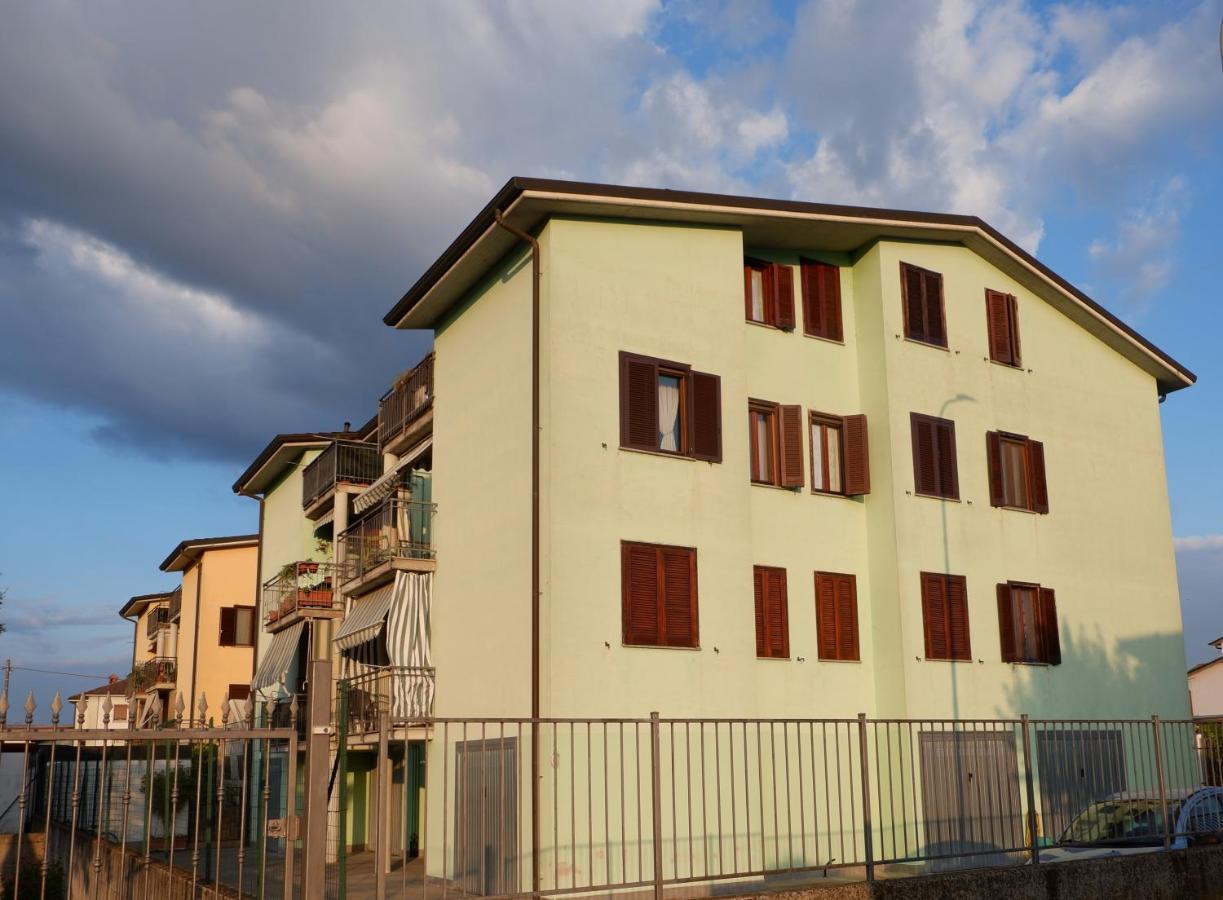 Latte E Menta Bed & Breakfast Motta Visconti Bagian luar foto