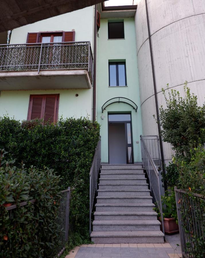 Latte E Menta Bed & Breakfast Motta Visconti Bagian luar foto